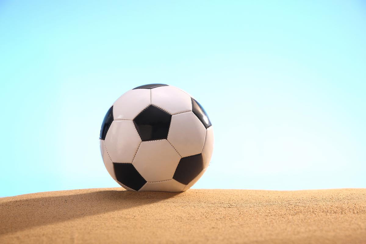 体育爱好者使用雷速体育查看赛事数据